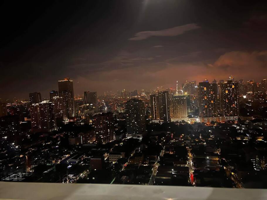Breeze Residences - 1Br Unit With Balcony -Top Floor มะนิลา ภายนอก รูปภาพ