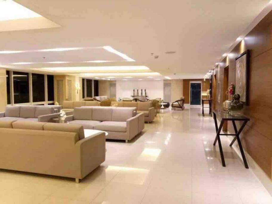 Breeze Residences - 1Br Unit With Balcony -Top Floor มะนิลา ภายนอก รูปภาพ